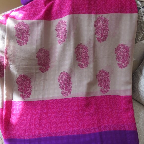 Elegant Georgette Saree in Purple, Pink & Cream | Zari Motif Print | Soft & Ligh - Picture 8 of 12